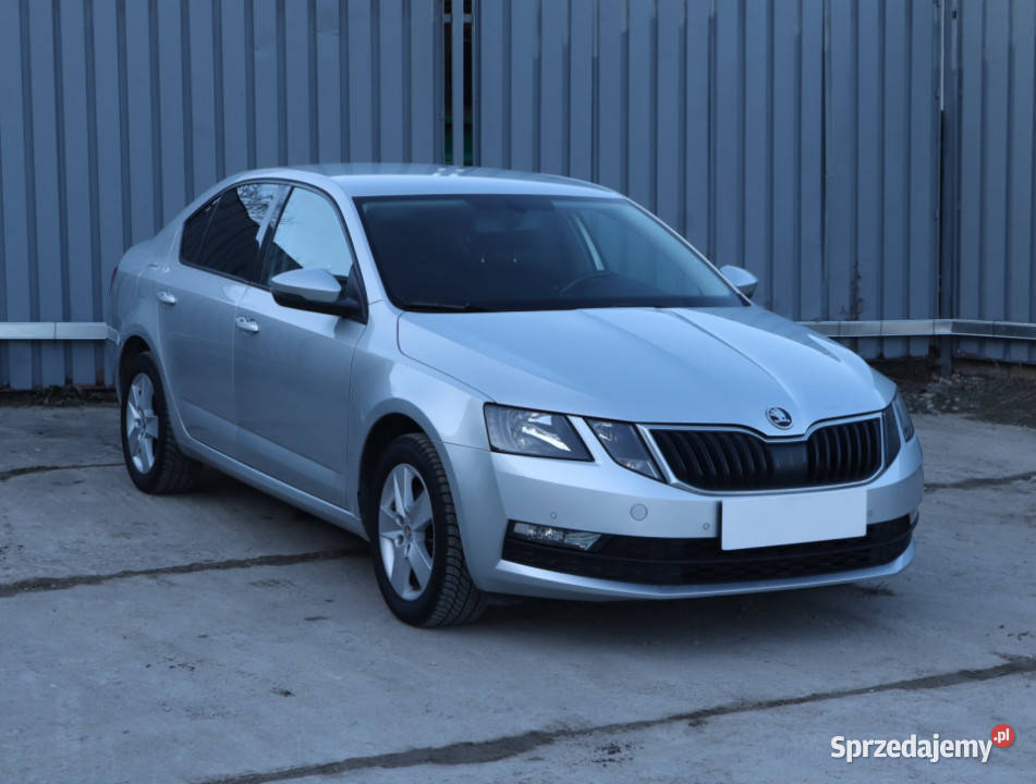 Skoda Octavia 14 TSI światła przeciwmgielne Piaseczno
