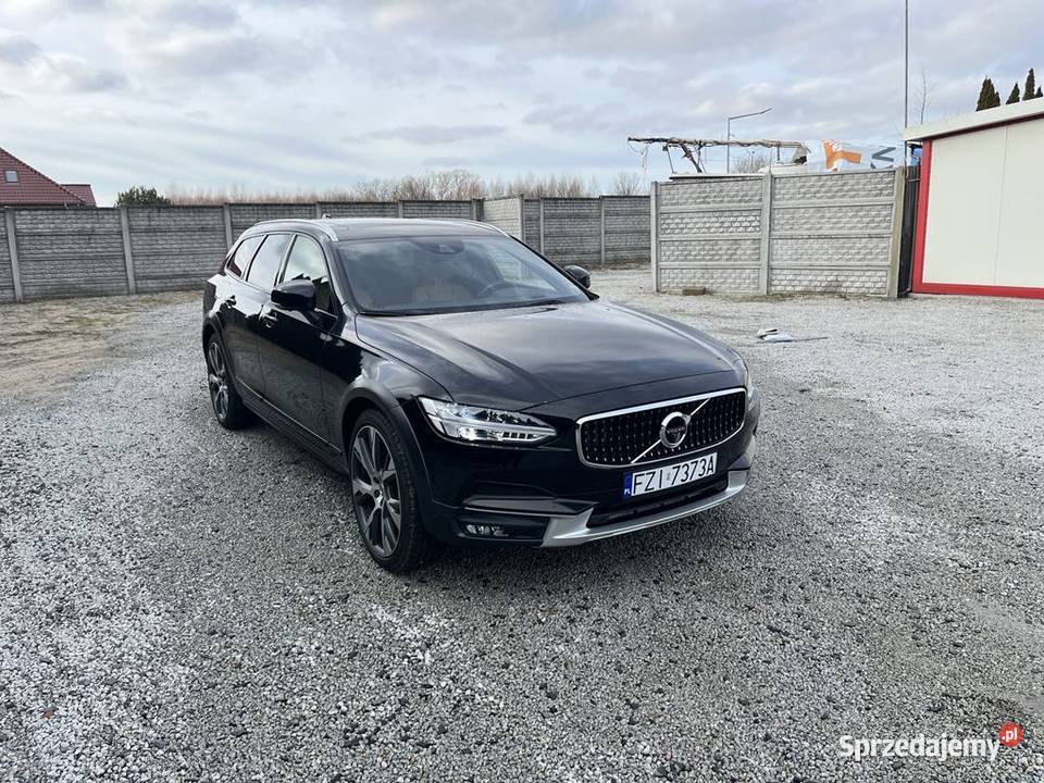 VOLVO V90 CROSS COUNTRY 20 Benzyna 320 4x4 2020r czarny V90 Sulechów sprzedam