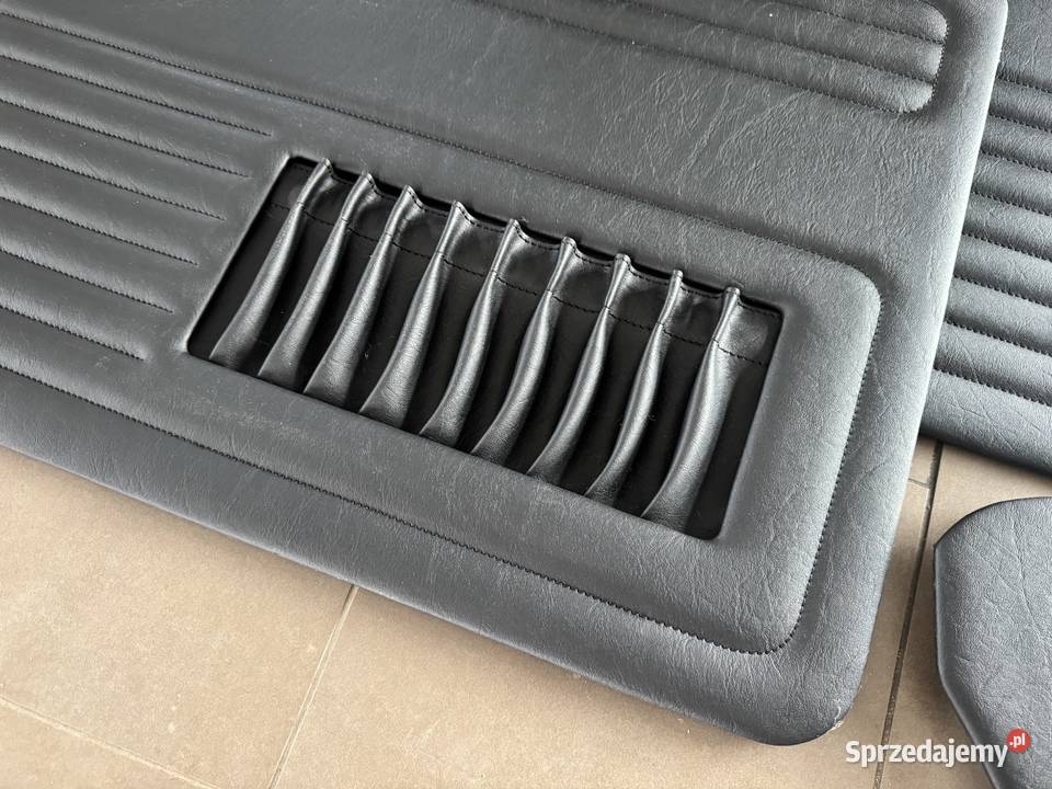 Sprzedam nowe wnętrze do VW Garbus fotele boczki Części samochodowe Wrocław