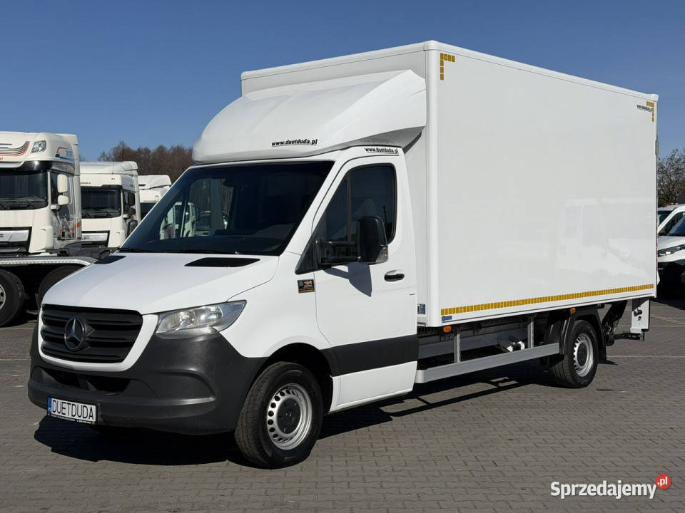 Mercedes Sprinter 319 30 V6 Kontener 8Palet diesel Motoryzacja Widełki