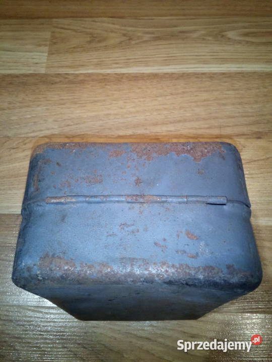 Stara metalowa apteczka samochodowa z czasów PRL Dobieszowice sprzedam