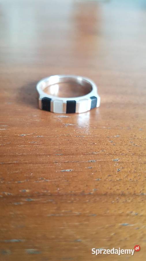 Srebrny pierścionek biały czarny próba 925 srebrne małopolskie
