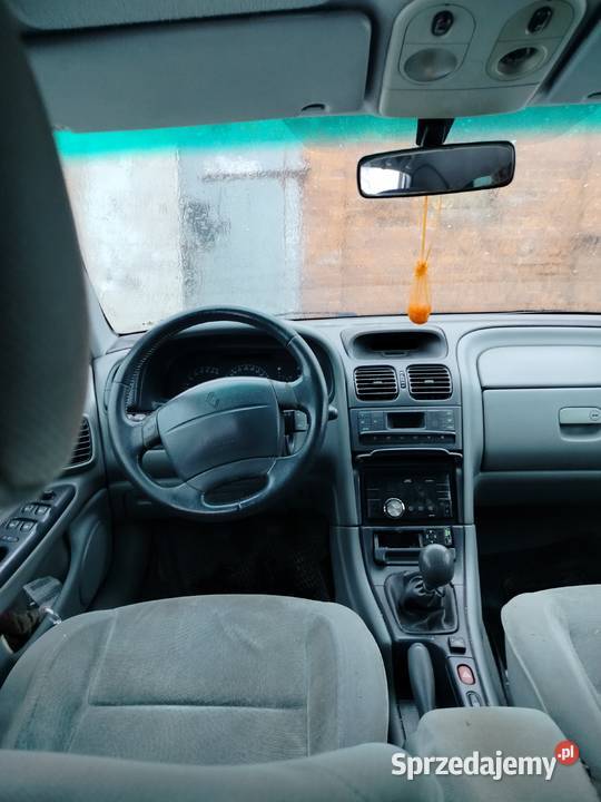Sprzedam Renault Lagunę 20 LPG Garbów sprzedam