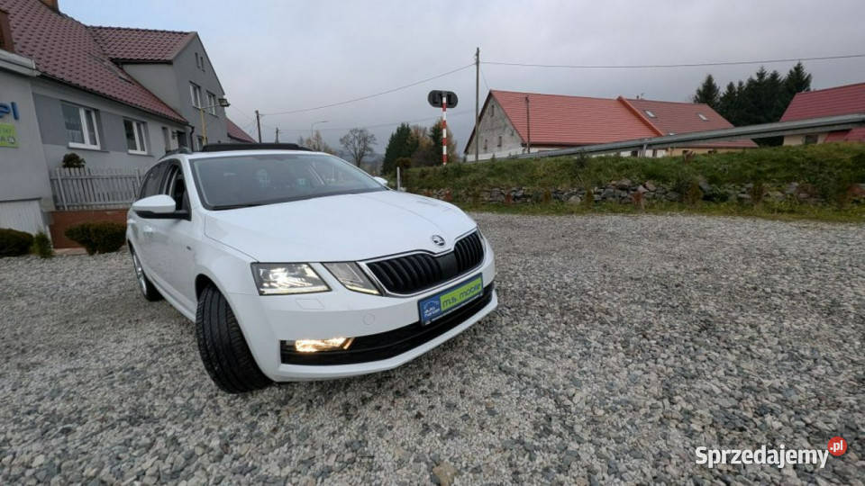 koda Octavia Panoramadach wersja Clever III 2013 dolnośląskie Kamienna Góra