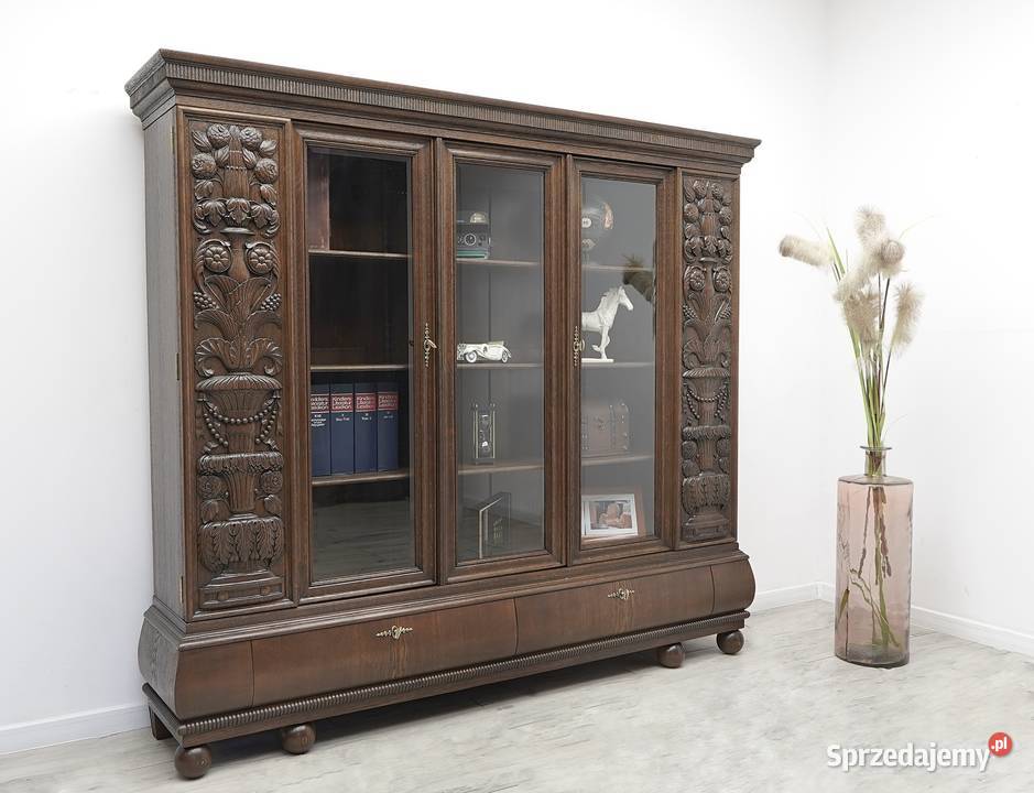 Dębowa biblioteka z lat 20tych XXw Jerka