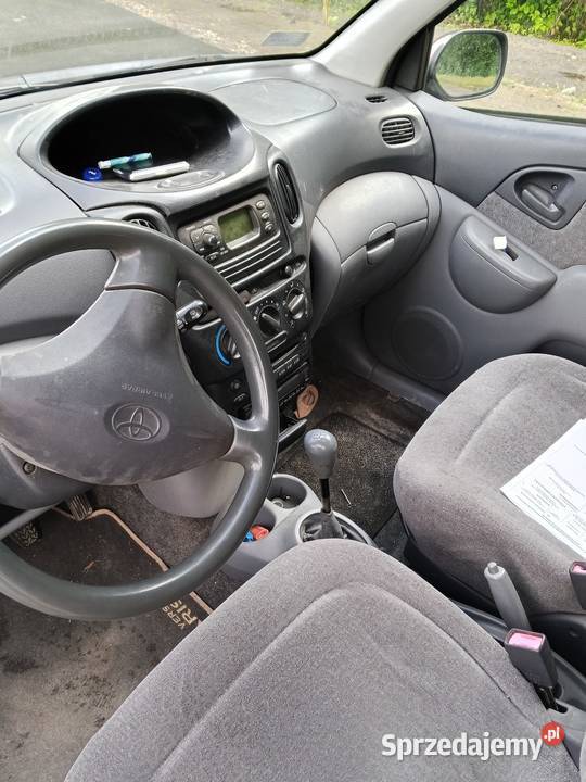 Toyota Yaris Verso minivan 14 Benz Albigowa