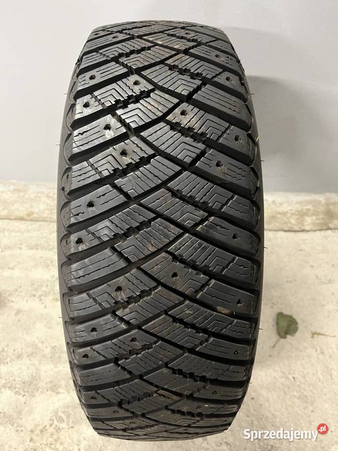Opony zimowe 205 60r15 goodyear bieżnik 89 mm