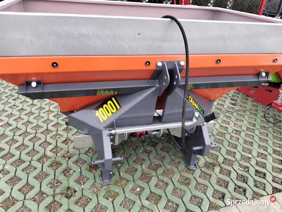 Rozsiewacz 400l dwutalerzowy DEMAROL Tomaszew
