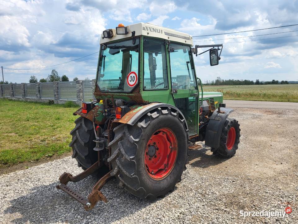 Fendt 275V Sadowniczy Przedni TUZ i WOM Fendt Góra Kalwaria
