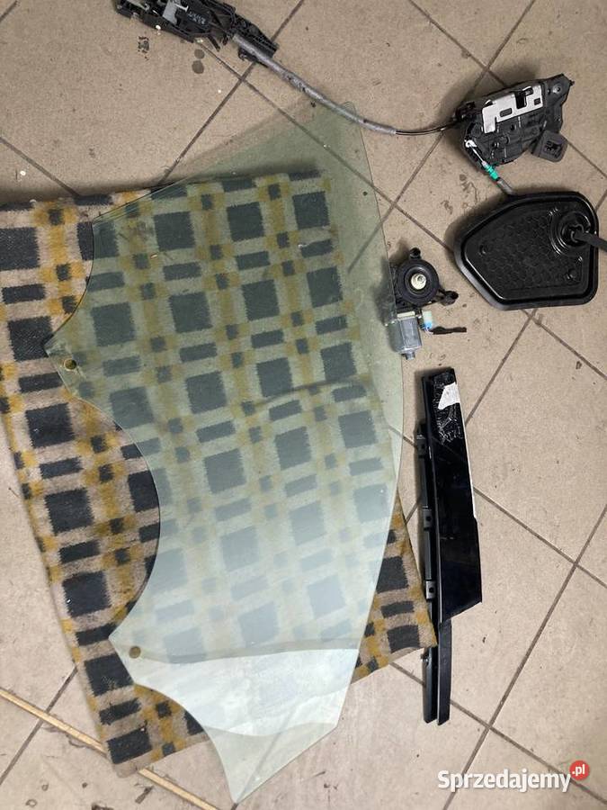 Szyba Boczne Drzwi Lewe Przednie do Audi q3 83a Chorzów sprzedam