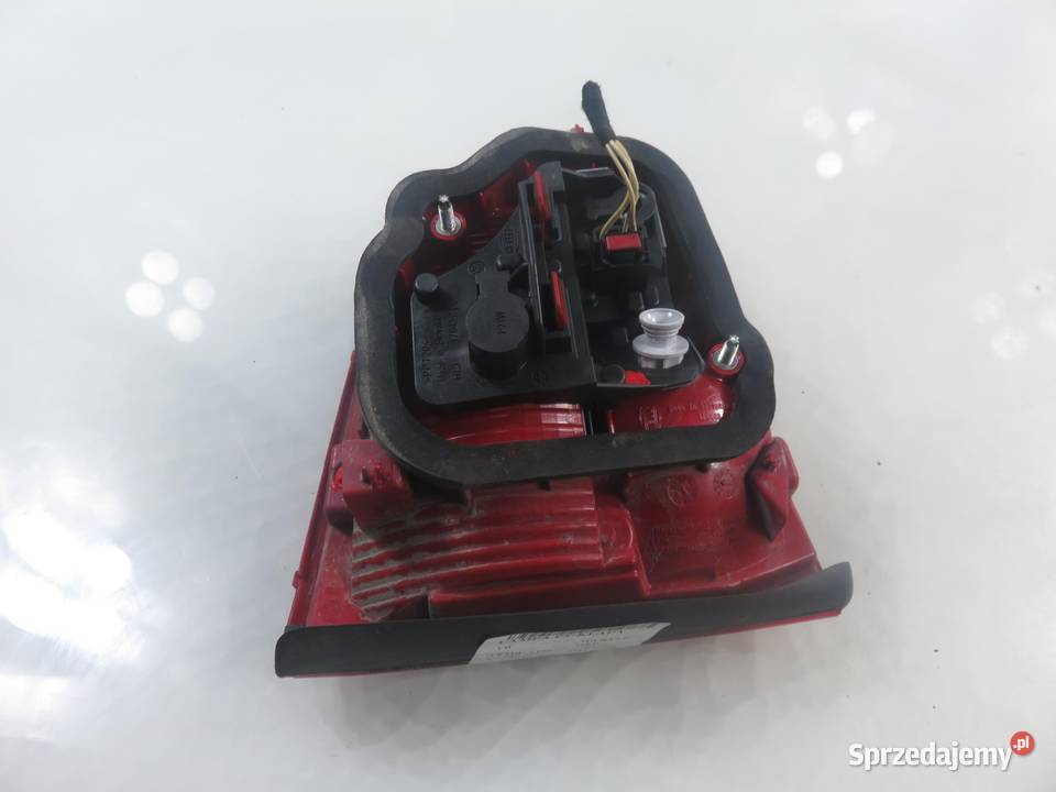 LAMPA PRAWA TYLNA KLAPA VW TOURAN II 1T0945094 małopolskie