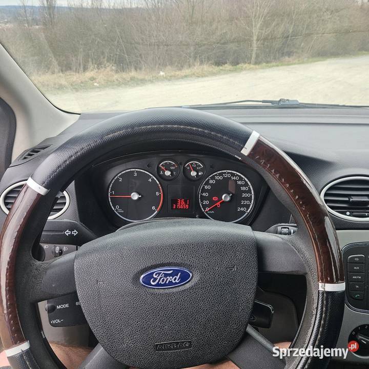 Ford Focus 2011r 16tdci 66kw radio Samochody osobowe sprzedam