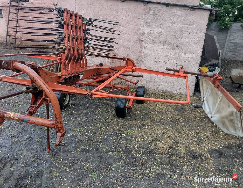 Zgrabiarka Karuzelowa KUHN 4101