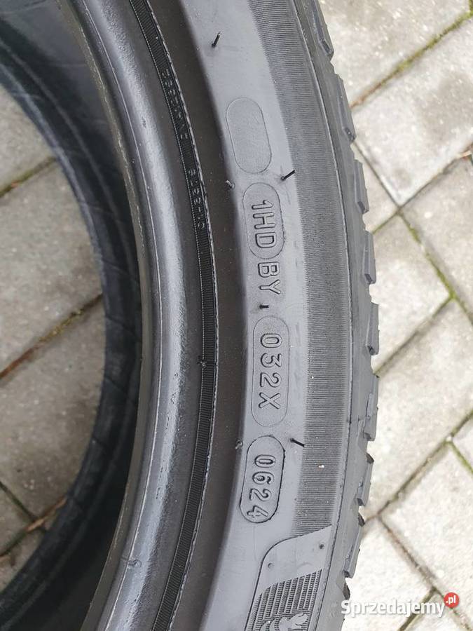 Sprzedam dwie opony całoroczne firmy MICHELIN