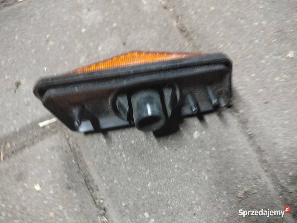 Kierunkowskaz boczny fiat 125 śląskie Pszczyna