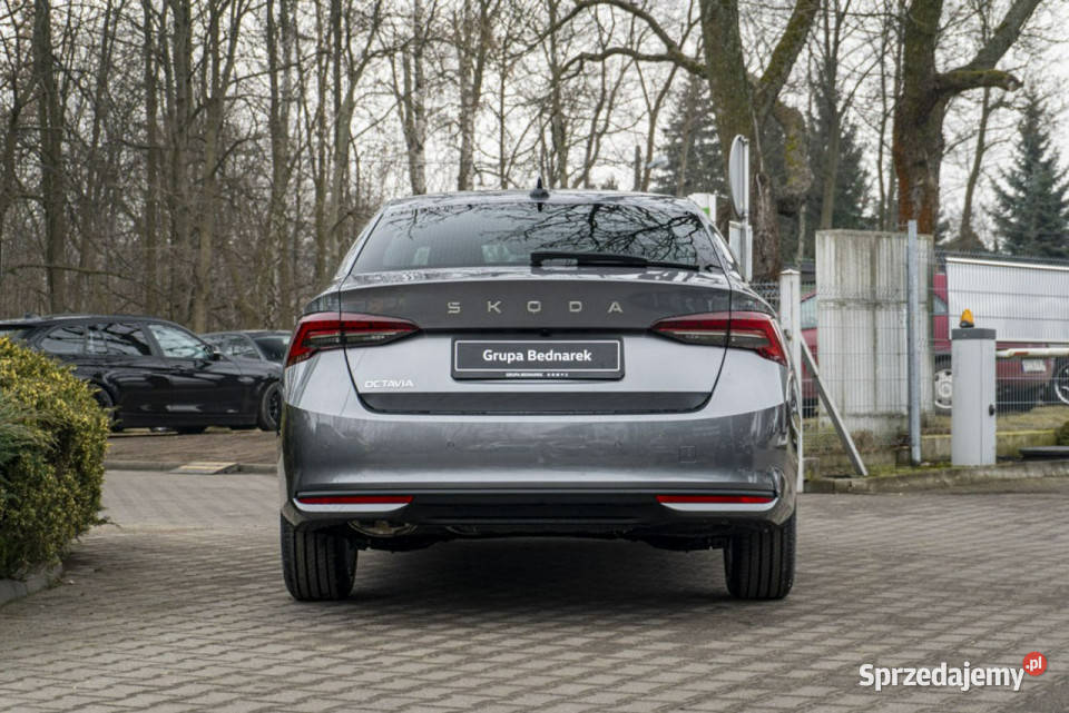 koda Octavia Drive Selection 15 TSI mHEV 150 DSG światła do jazdy dziennej Łódź sprzedam