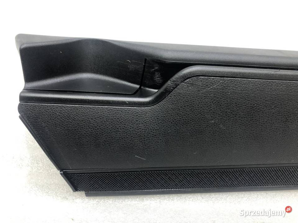 LISTWA BAGAŻNIKA LEWA MERCEDES W204 2048600124 Osłony i zaślepki