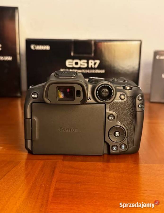 Canon EOS R7 obiektyw Canon RF 24105mm F4L Urządków