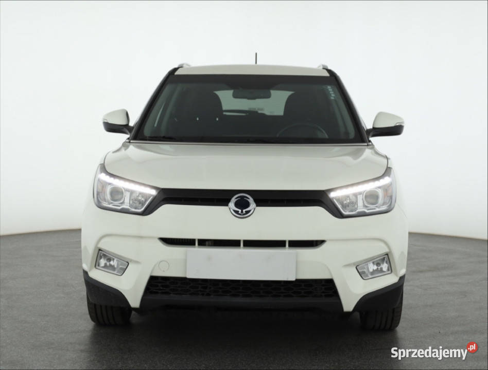 SsangYong Tivoli 16 eXDi Rok produkcji 2015 mazowieckie