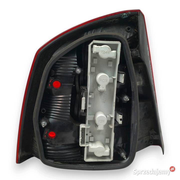 LAMPA PRAWA Skoda Octavia II 0413 tylna tylnia sprzedam