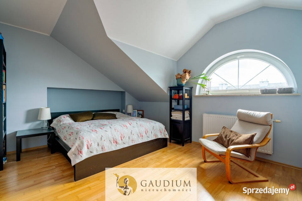 Bliźniak 6 pokoi z garażem i ogródkiem bliźniak pomorskie Rumia sprzedam