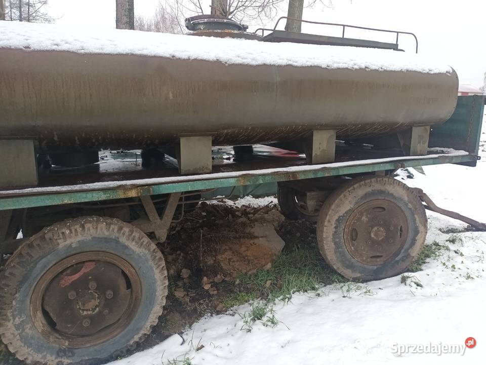Przyczepa d35 z beczką nieuszkodzony Przyczepy rolnicze Nowe Piekuty