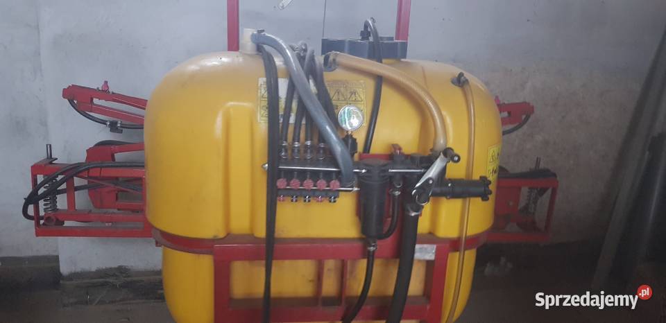 opryskiwacz 12m 400l poziomowanie hydrauliczne Borzęcin sprzedam