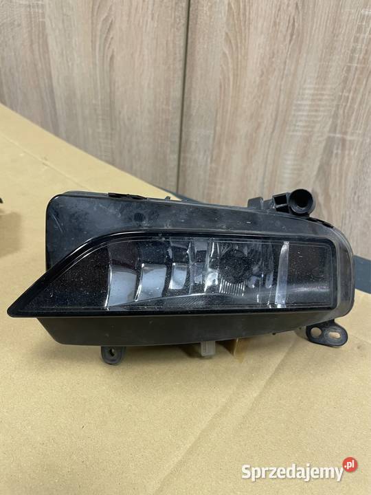 Audi A4 b8 halogen lewy przód Rok produkcji 2018 Kozubszczyzna