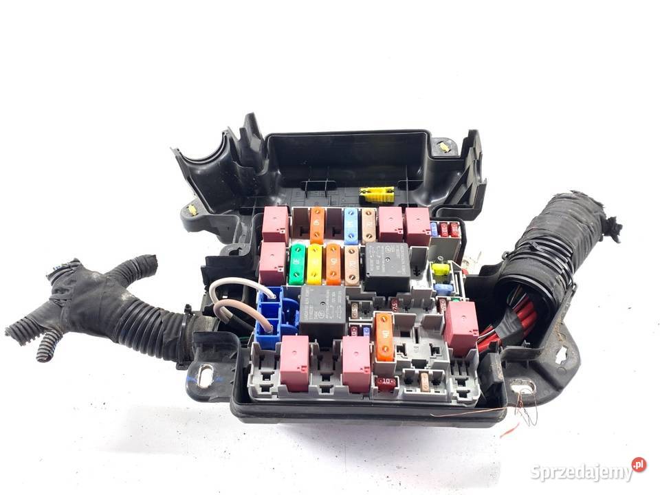SKRZYNKA BEZPIECZNIKÓW FIAT TIPO SedanLimuzyna