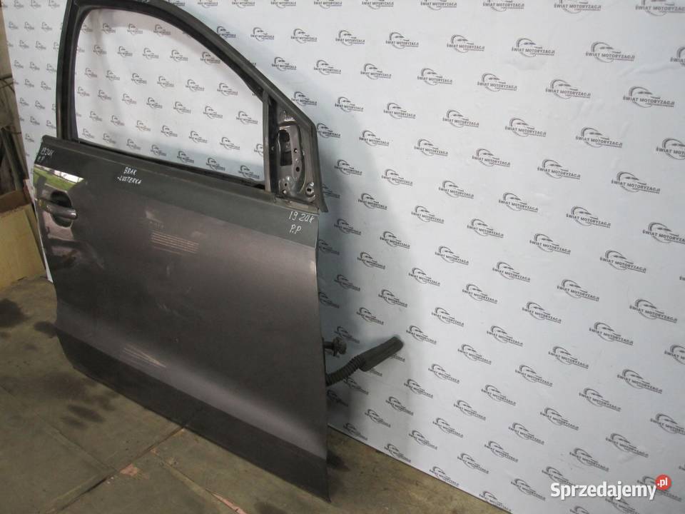 VW POLO V 11r drzwi prawe przód sprzedam