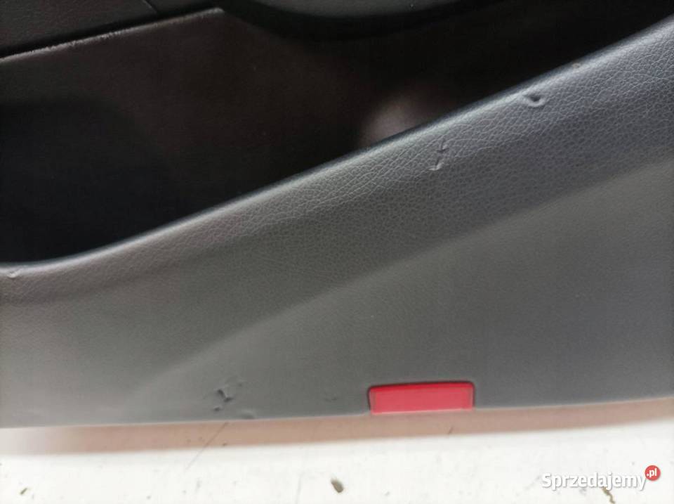 TAPICERKA BOCZEK PRAWY PRZÓD PASAŻERA EUROPA