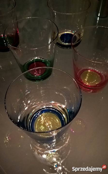 Szklanki z kolorowym dnem do napojów drinków Kluczbork