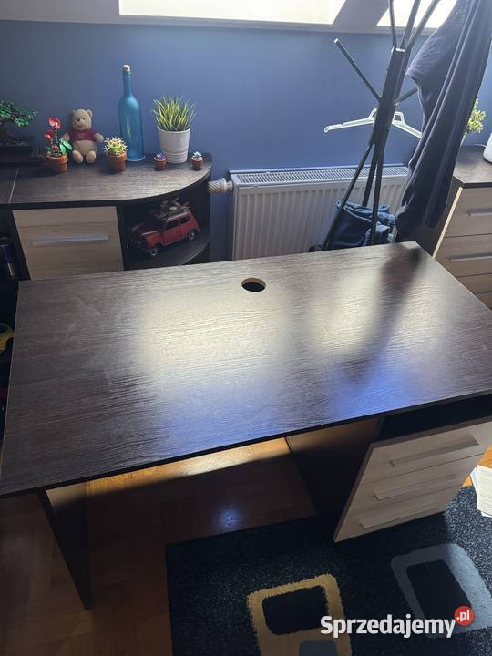 Biurko do pokoju Wymiary 135 x 76 x 70 Rzeszów sprzedam