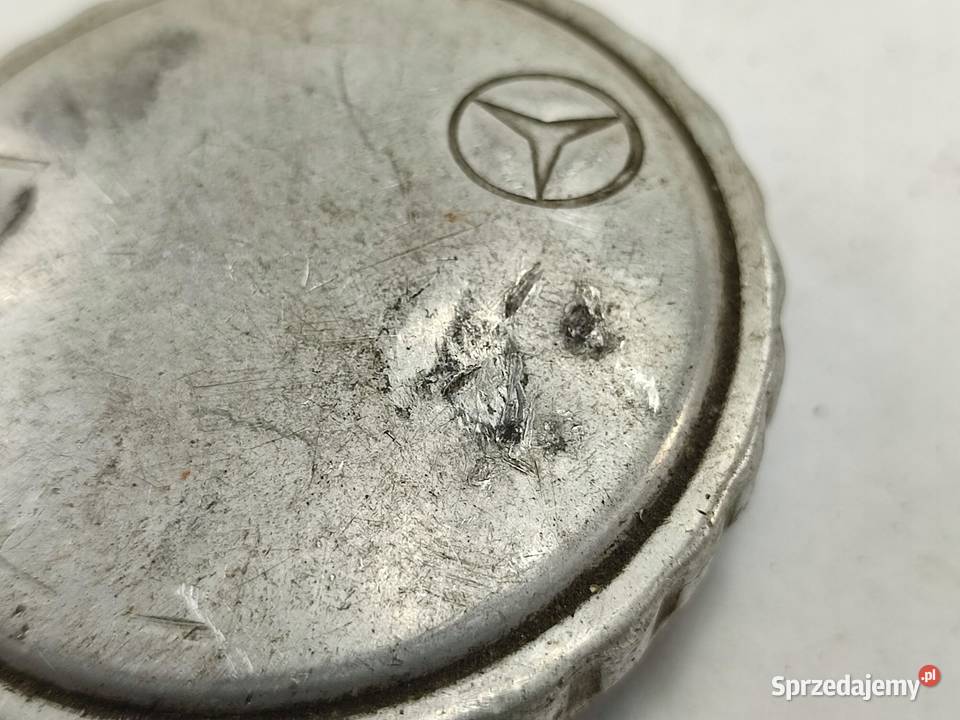 KOREK WLEWU PALIWA MERCEDES W123 W115 W110 W111 osobowe Wlewy paliwa sprzedam