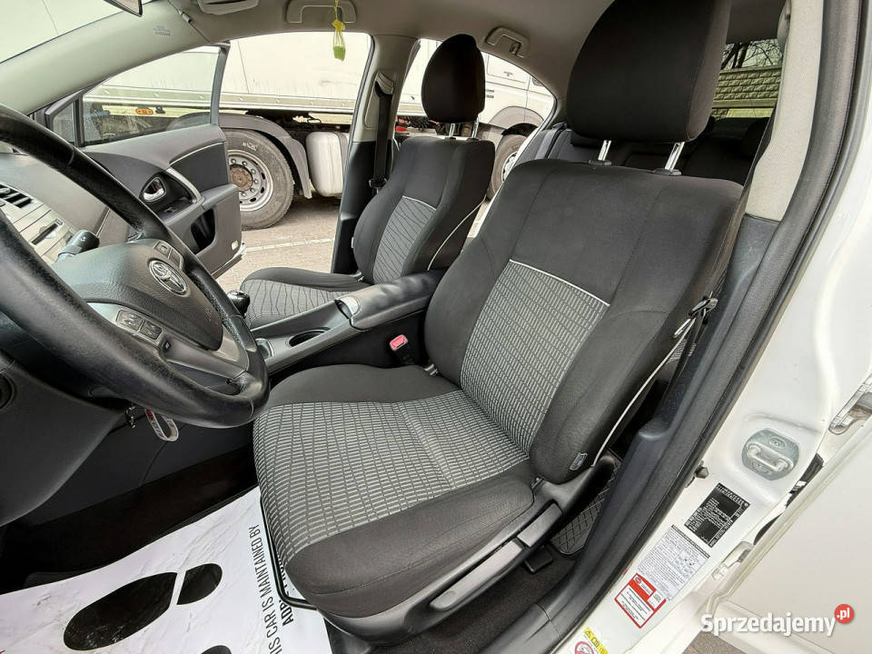 Toyota Avensis 20D 124 VAT marża Węgrów