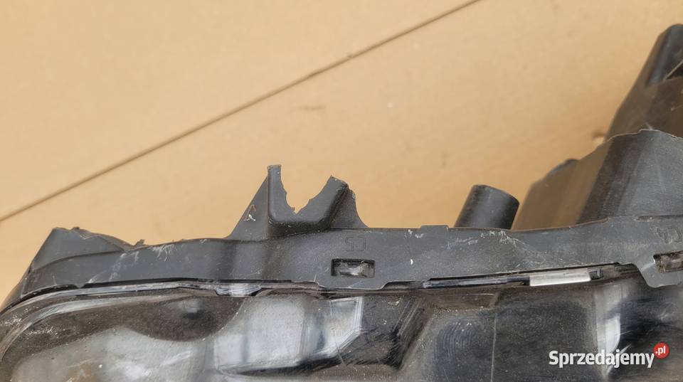 TOYOTA AURIS 2 II LIFT 15 LAMPA PRZEDNIA LEWA Ruda Śląska