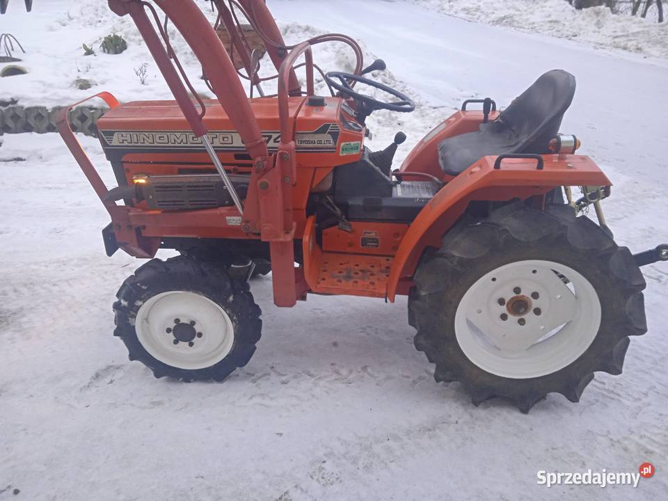 Traktor 4x4 z turem hinomoto c174 Sękowa