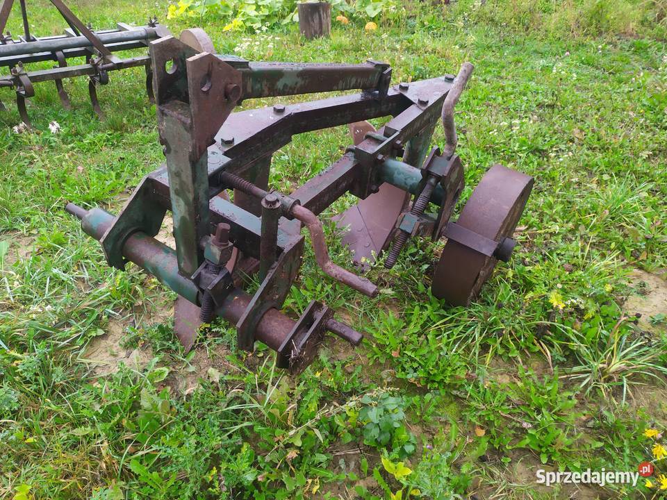 Pług ciągnikowy dwuskibowy Grudziądz do c330 t25 świętokrzyskie