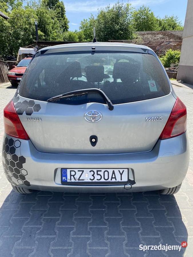 Do sprzedania w stanie Toyota yaris Rok produkcji 2006 Rzeszów