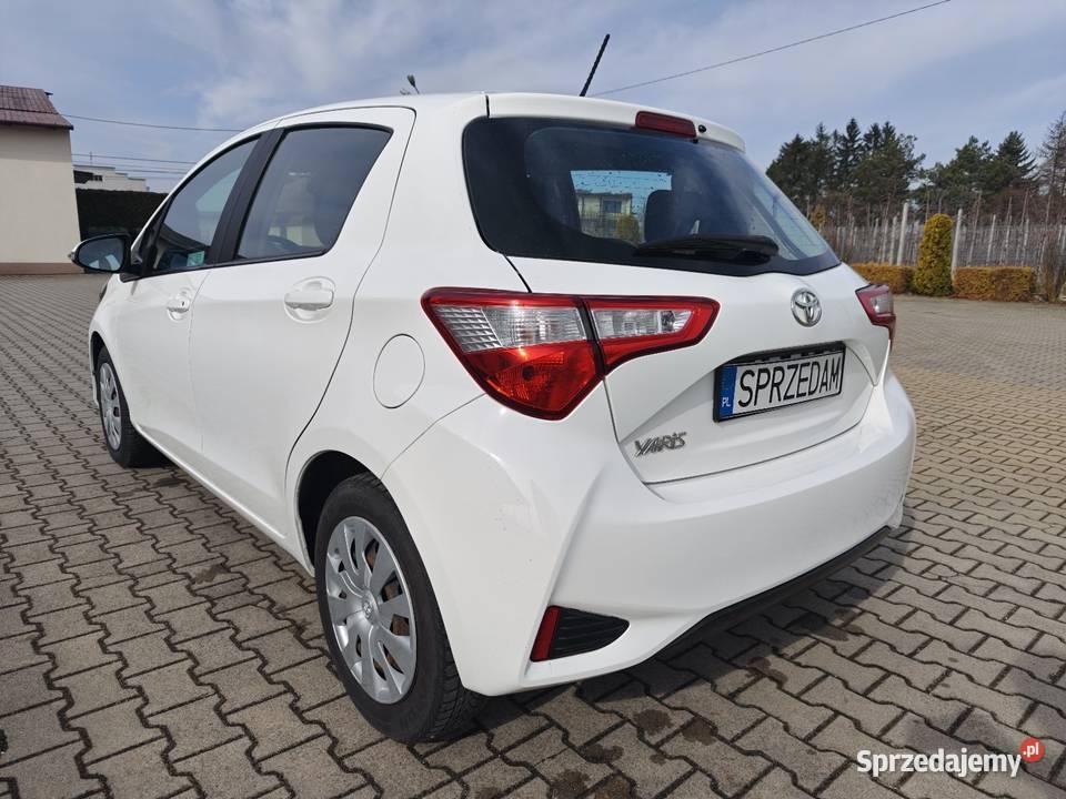 Toyota Yaris III FL 1 0 benzyna Salon Polska kurtyny powietrzne Belsk Duży