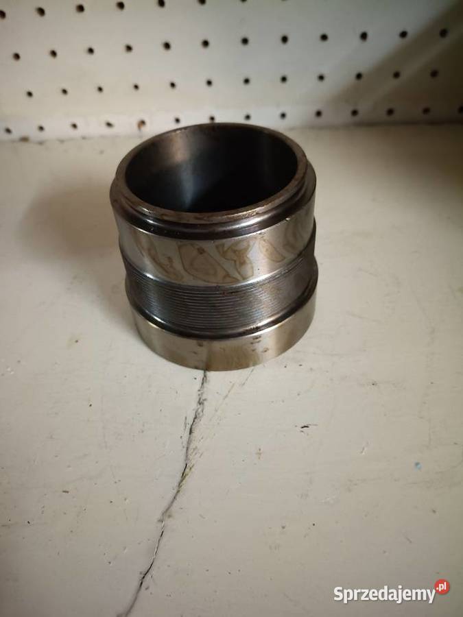 Prowadnica z gwintem siłownika przyczepy