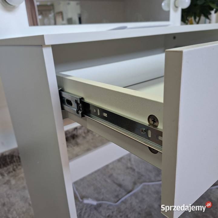 Toaletka kosmetyczna Hollywood Rudno