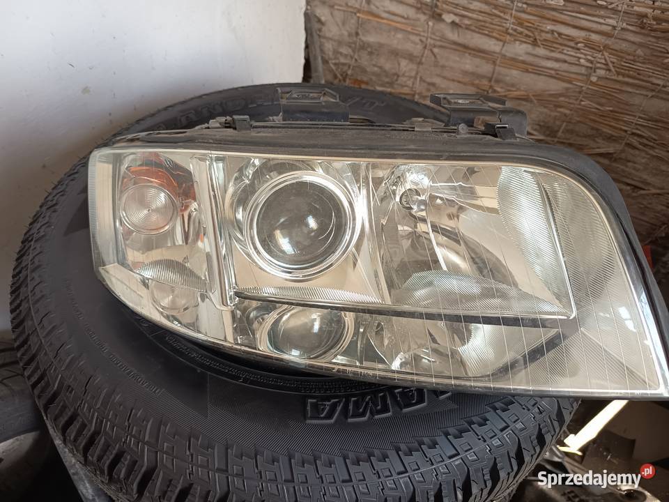 Lampy przednie Audi A6 C5 Xenon kpl Świdnik
