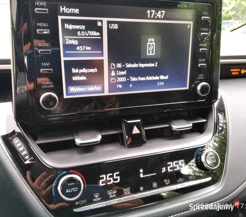 Corolla 2021 poj 12l hatchback comfort 2 kpl kół Jawor