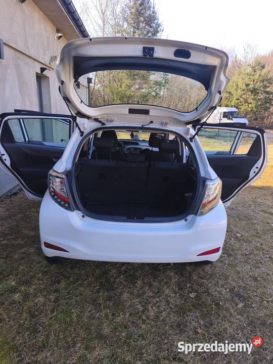 Toyota Yaris 15 Hybryda Automat Kamera 2 kpl 220000km Warszawa