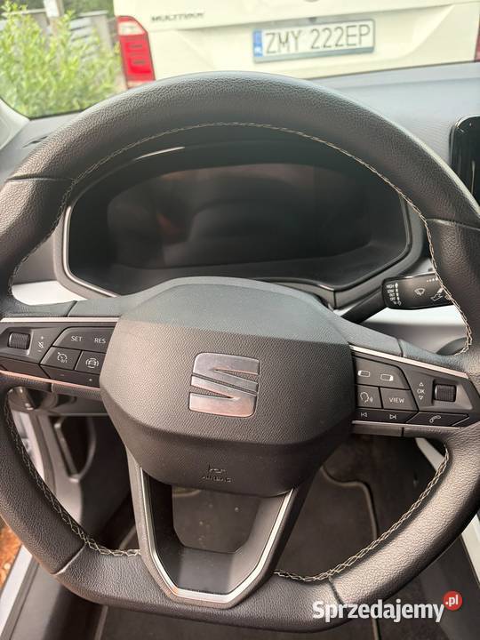 Seat Arona piekny bogate wyposażenie mały
