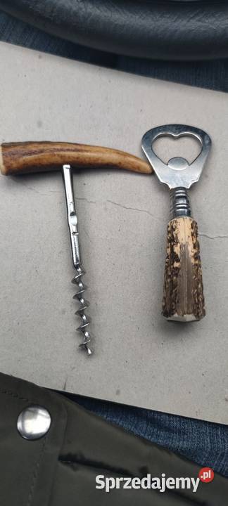 Stary zestaw otwieraczy do butelek z porożem