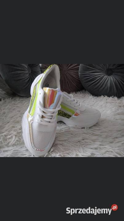 Buty sportowe na grubej podeszwie Kłobuck