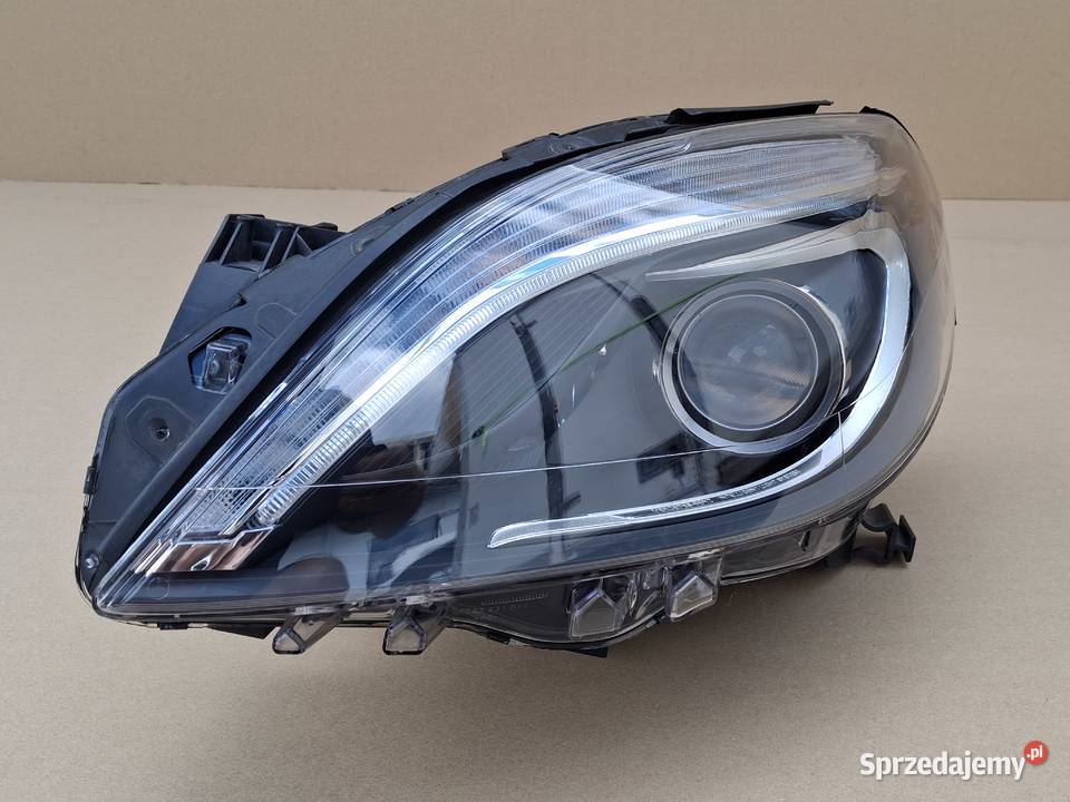 MERCEDES BKLASA W246 REFLEKTOR LAMPA BIXENON Bieleń