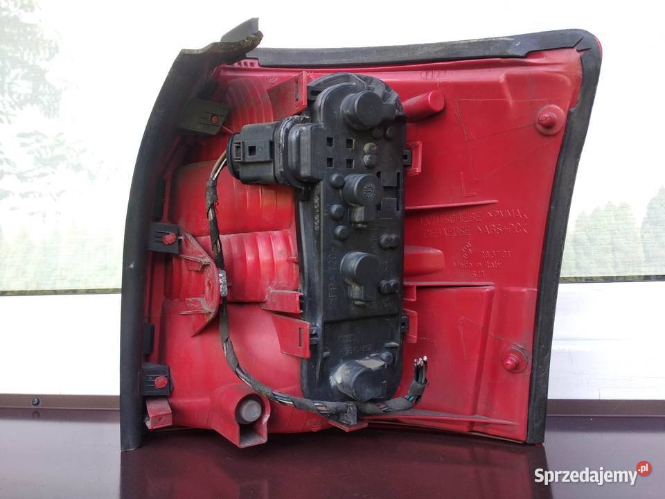 Audi A4 B6 kombi Avant lampa tył tylna lewa Lampy tylne Sieradz sprzedam